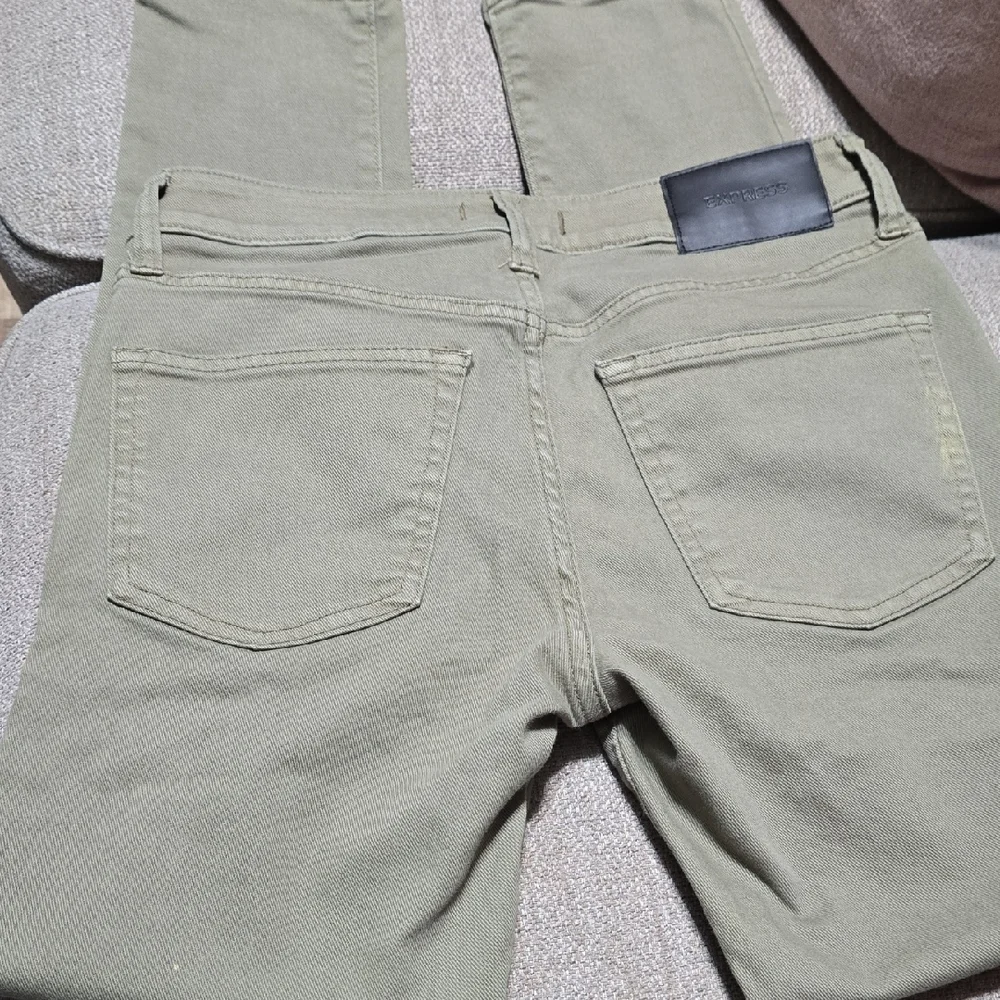 Express Men's Skinny Jeans in Olive - Picture 9 of 10